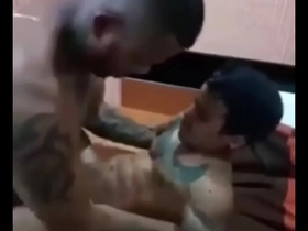 Enano se come verga grande